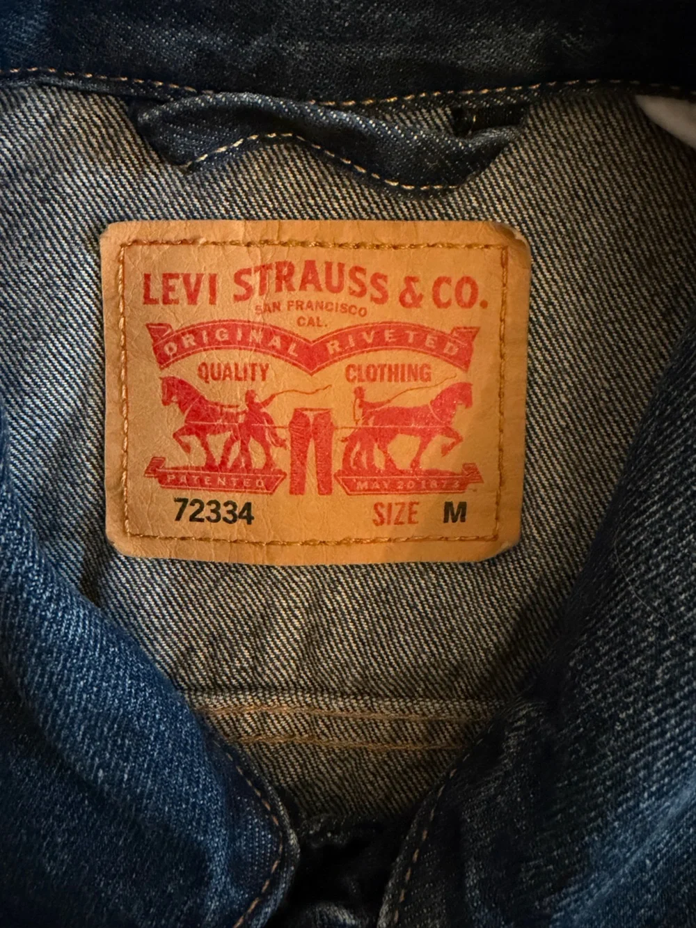 Men’s Levi's Dark Blue Denim Jacket - Picture 3 of 3